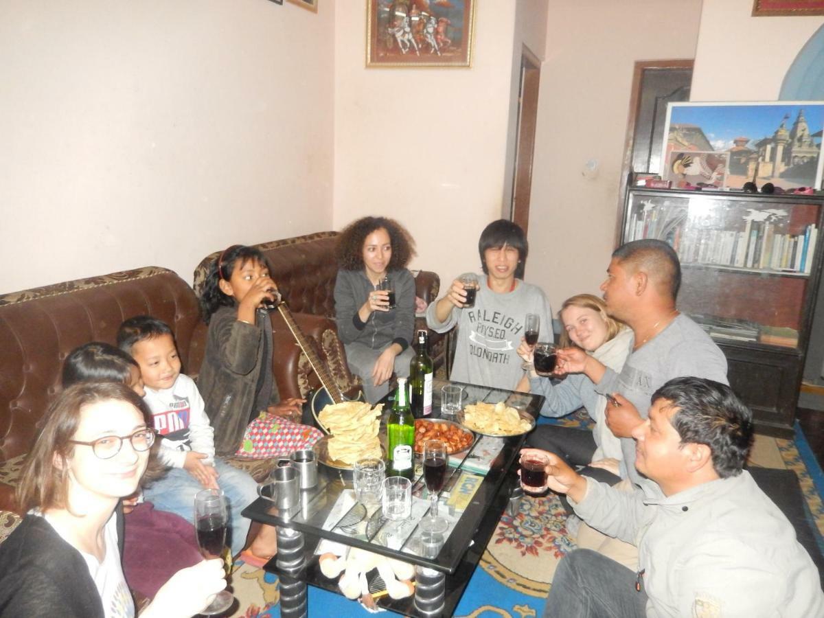 Shine Homestay Famille Francophone Katmandou Extérieur photo